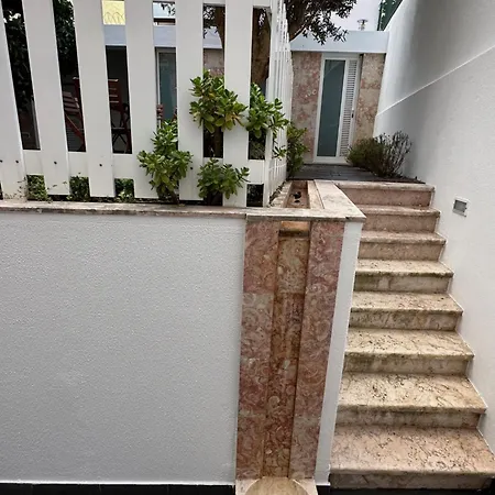 Flh Alcantara Stylish Duplex With Terrace Lisbon Exterior photo